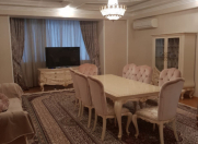 Satılır 5 otaqlı 220 m2 yeni tikili Sahil