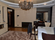 Satılır 3 otaqlı 80 m2 köhnə tikili Xalqlar Dostluğu m.