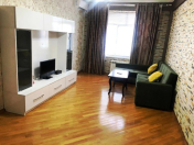 İcarəyə verilir 2 otaqlı 70 m2 köhnə tikili Gənclik m.