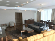 Satılır 4 otaqlı 218 m2 yeni tikili 28 May m.