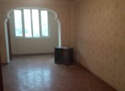 Satılır 4 otaqlı 100 m2 köhnə tikili Bakıxanov