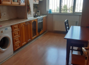 İcarəyə verilir 3 otaqlı 70 m2 köhnə tikili Xalqlar Dostluğu m.