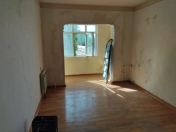 Satılır 3 otaqlı 60 m2 köhnə tikili Həzi Aslanov m.