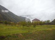 Satılır 4 otaqlı 6000 m2 həyət evi Qax