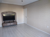 Satılır 4 otaqlı 130 m2 köhnə tikili Əhmədli m.