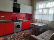 Satılır 6 otaqlı 220 m2 həyət evi Ramana