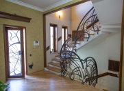 İcarəyə verilir 13 otaqlı 400 m2 ofis Elmlər Akademiyası m.