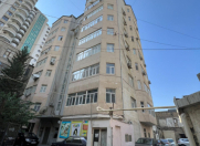 Satılır 4 otaqlı 170 m2 yeni tikili 28 May m.