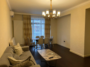 İcarəyə verilir 4 otaqlı 180 m2 yeni tikili 8 Noyabr m.