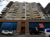 Satılır 3 otaqlı 135 m2 yeni tikili Şah İsmayıl Xətai m.