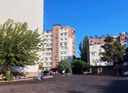 Satılır 4 otaqlı 90 m2 köhnə tikili 8 km