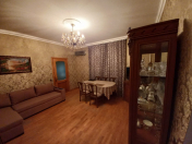 Satılır 2 otaqlı 60 m2 köhnə tikili Elmlər Akademiyası m.