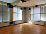 İcarəyə verilir 6 otaqlı 545 m2 ofis Qara Qarayev m.