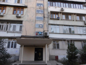 Satılır 5 otaqlı 200 m2 köhnə tikili Ayna Sultanova heykəli