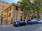 İcarəyə verilir 8 otaqlı 235 m2 ofis Daxili İşlər Nazirliyi