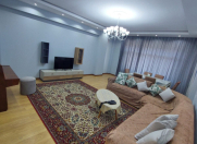 İcarəyə verilir 3 otaqlı 120 m2 yeni tikili İçəri Şəhər m.