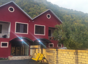 İcarəyə verilir 4 otaqlı 152 m2 yeni tikili Qax