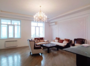 Satılır 4 otaqlı 195 m2 yeni tikili Tibb Universiteti