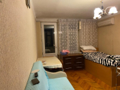 Satılır 1 otaqlı 40 m2 köhnə tikili Elmlər Akademiyası m.