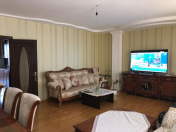 Satılır 3 otaqlı 90 m2 köhnə tikili Elmlər Akademiyası m.