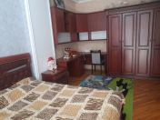 İcarəyə verilir 3 otaqlı 140 m2 yeni tikili Qələbə dairəsi