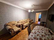 Satılır 2 otaqlı 60 m2 köhnə tikili Bakıxanov