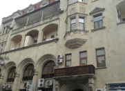 İcarəyə verilir 3 otaqlı 130 m2 köhnə tikili Ağ şəhər