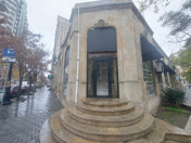 İcarəyə verilir 2 otaqlı 110 m2 obyekt 28 May m.