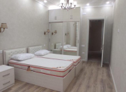 İcarəyə verilir 3 otaqlı 130 m2 yeni tikili Tibb Universiteti