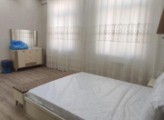 İcarəyə verilir 3 otaqlı 135 m2 yeni tikili Tibb Universiteti