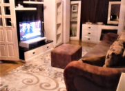 Satılır 2 otaqlı 60 m2 köhnə tikili Azadlıq prospekti m.