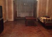 Satılır 5 otaqlı 140 m2 köhnə tikili 8 mkr