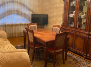 Satılır 3 otaqlı 70 m2 köhnə tikili Qara Qarayev m.