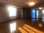 Satılır 4 otaqlı 220 m2 yeni tikili 28 May m.