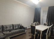 İcarəyə verilir 4 otaqlı 110 m2 köhnə tikili İnşaatçılar m.