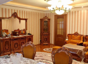 İcarəyə verilir 2 otaqlı 70 m2 köhnə tikili 28 May m.