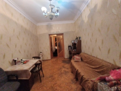 Satılır 3 otaqlı 80 m2 köhnə tikili Elmlər Akademiyası m.