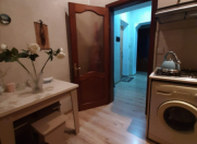 Satılır 5 otaqlı 70 m2 köhnə tikili Nizami m.
