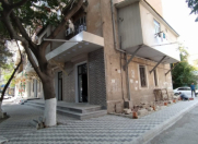 Satılır 2 otaqlı 70 m2 köhnə tikili Nəriman Nərimanov parkı