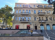 İcarəyə verilir 3 otaqlı 95 m2 köhnə tikili Sahil m.