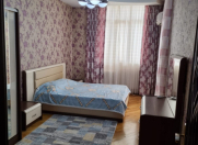 İcarəyə verilir 3 otaqlı 140 m2 yeni tikili Tibb Universiteti