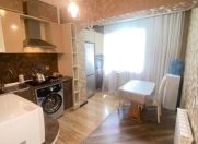 Satılır 4 otaqlı 130 m2 köhnə tikili Binəqədi r.