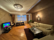 Satılır 4 otaqlı 160 m2 yeni tikili İnşaatçılar m.
