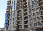 Satılır 3 otaqlı 211 m2 obyekt Elmlər Akademiyası m.
