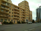 Satılır 2 otaqlı 46 m2 köhnə tikili Elmlər Akademiyası m.