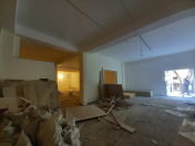 İcarəyə verilir 2 otaqlı 170 m2 obyekt 28 May m.