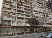 Satılır 4 otaqlı 120 m2 köhnə tikili 28 May m.