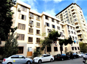 İcarəyə verilir 2 otaqlı 65 m2 köhnə tikili 28 May m.