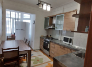 İcarəyə verilir 3 otaqlı 100 m2 köhnə tikili Tibb Universiteti