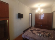 İcarəyə verilir 3 otaqlı 90 m2 köhnə tikili 28 May m.